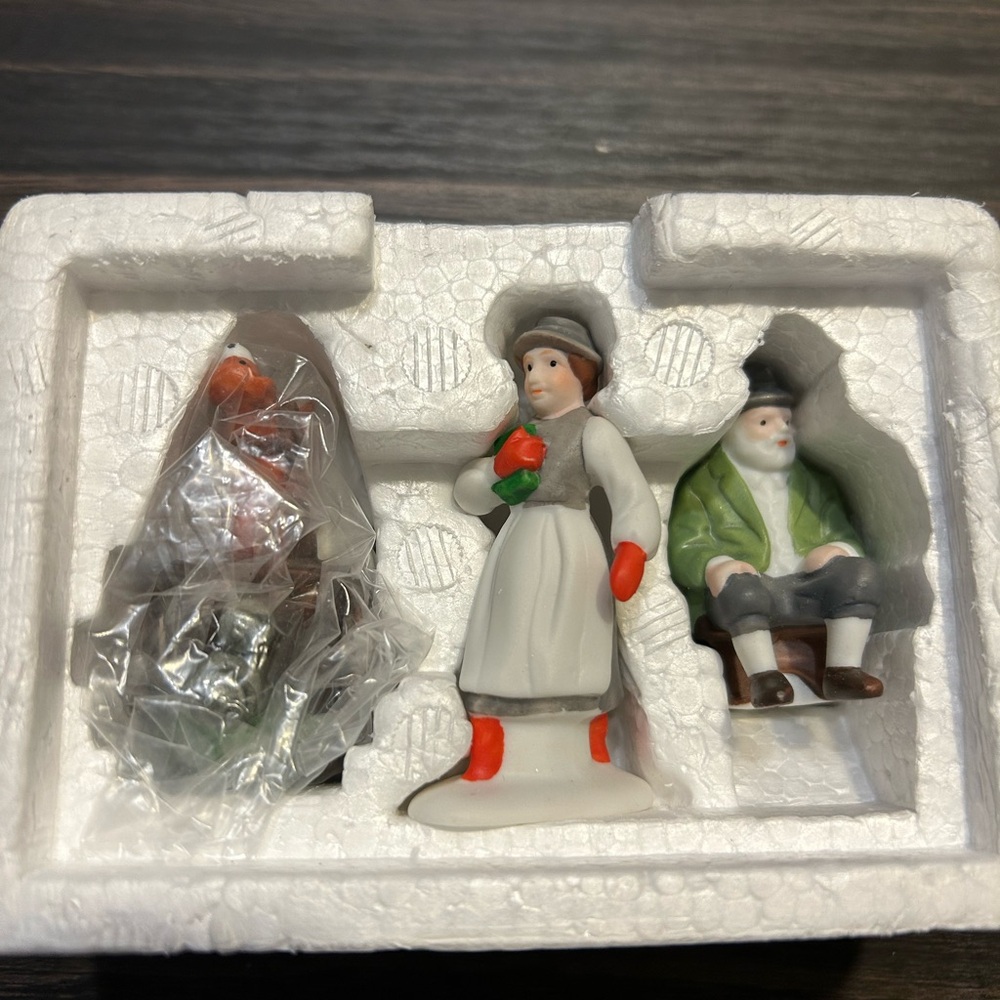 Department 56 Heritage Village Collection Alpine Villagers Set Of 3 #65420